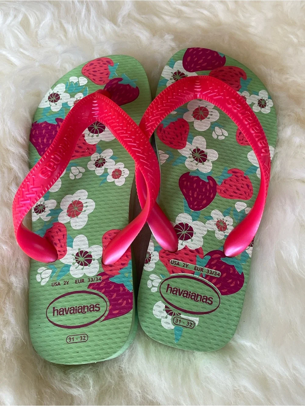 Havaianas Kids Strawberry Floral Flip Flops in Green and Pink